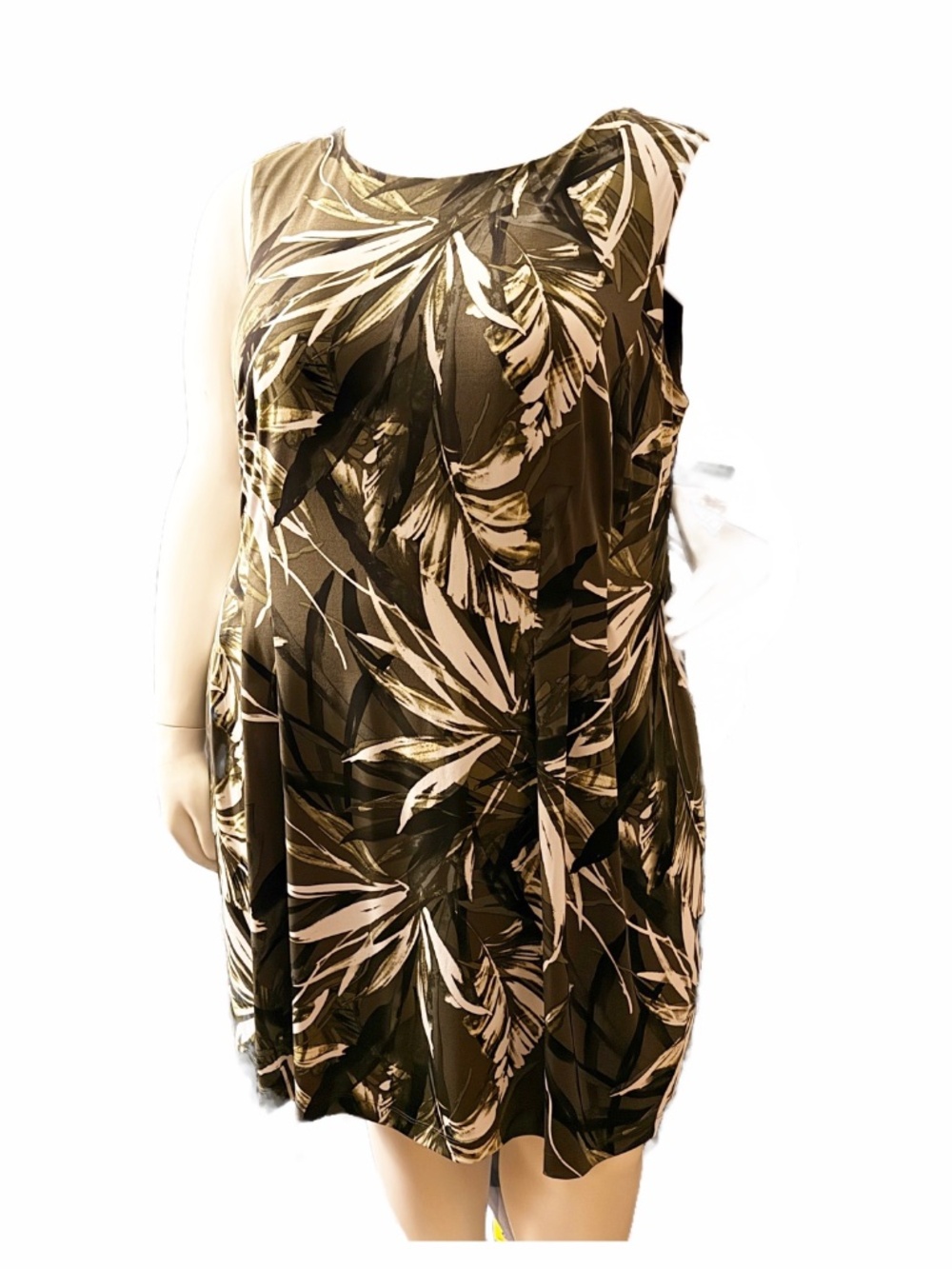 Sleeveless palm print dress